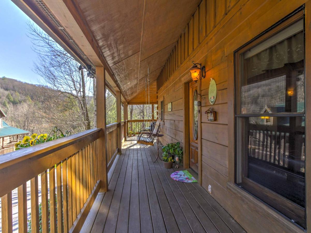 Villa Cozy Nest Gatlinburg Cabin With Porch And Jacuzzi! Extérieur photo