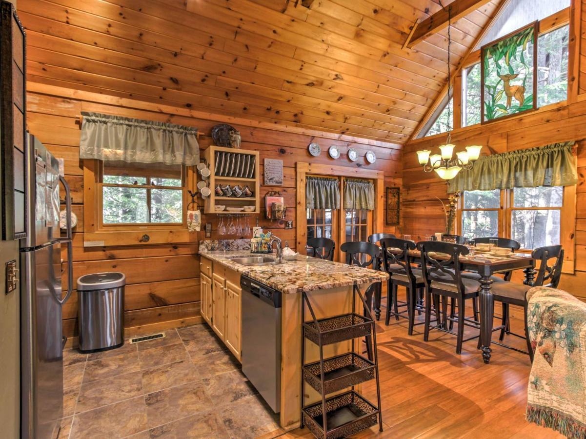 Villa Cozy Nest Gatlinburg Cabin With Porch And Jacuzzi! Extérieur photo