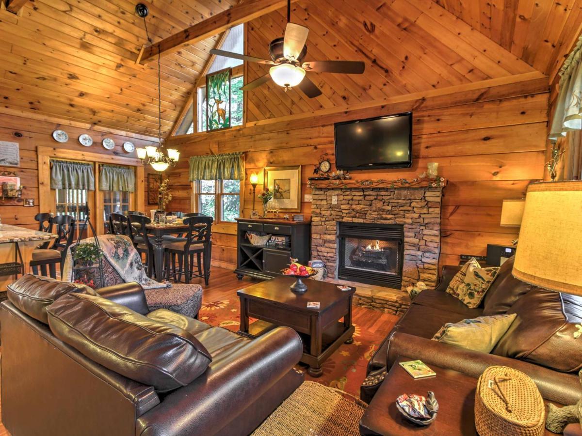 Villa Cozy Nest Gatlinburg Cabin With Porch And Jacuzzi! Extérieur photo