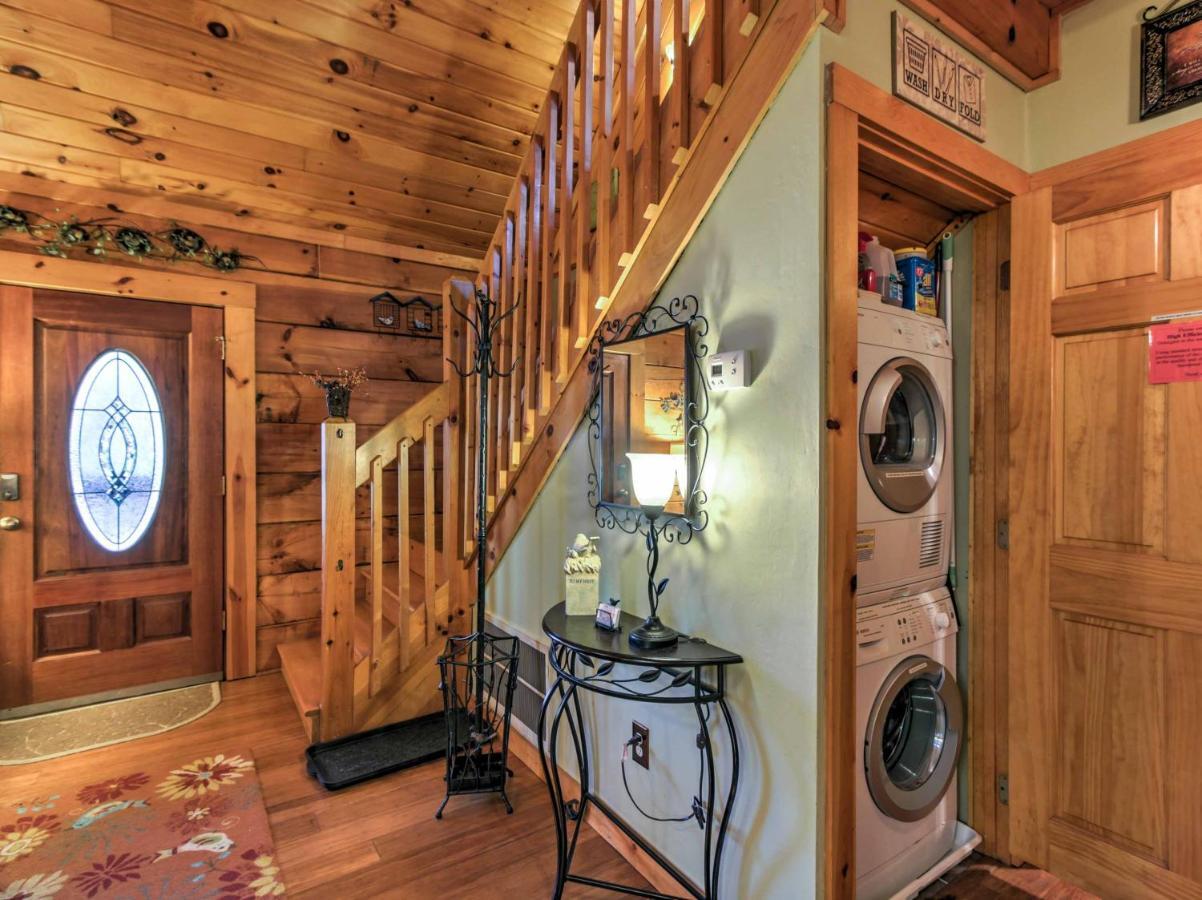 Villa Cozy Nest Gatlinburg Cabin With Porch And Jacuzzi! Extérieur photo