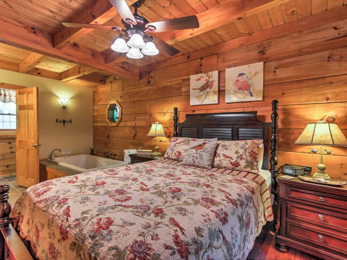 Villa Cozy Nest Gatlinburg Cabin With Porch And Jacuzzi! Extérieur photo