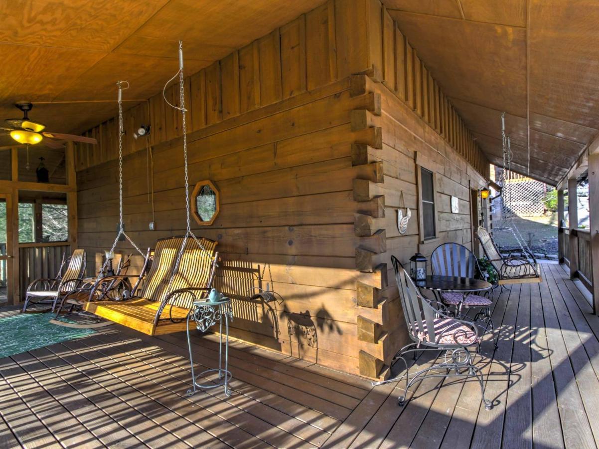 Villa Cozy Nest Gatlinburg Cabin With Porch And Jacuzzi! Extérieur photo